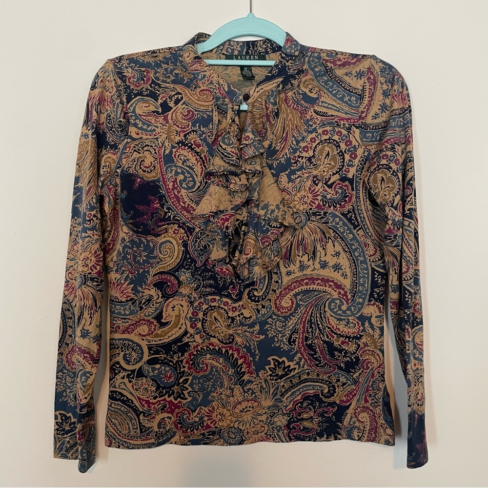 Vintage 2000s y2k Lauren by Ralph Lauren Medium Paisley Print Ruffled V Neck Top